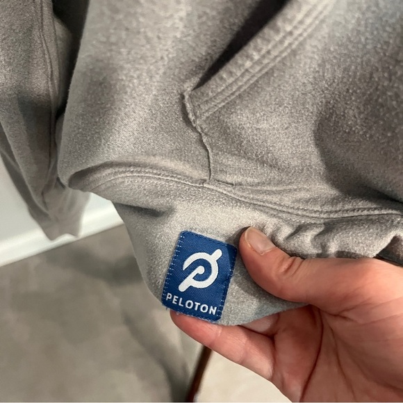 Peloton Hooded Zip Up Long Sleeve Sweatshirt Large - Picture 2 of 6